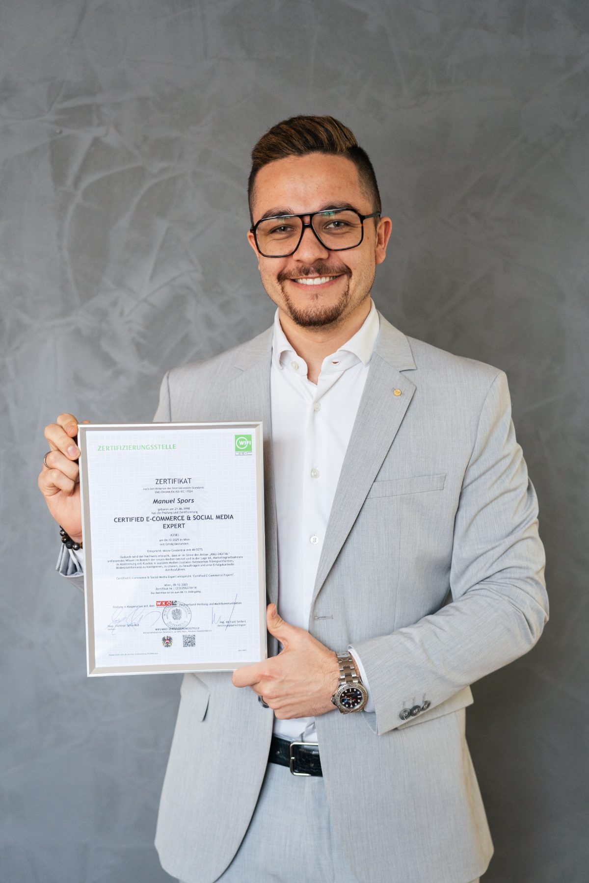 Certified E-Commerce & Social Media Expert